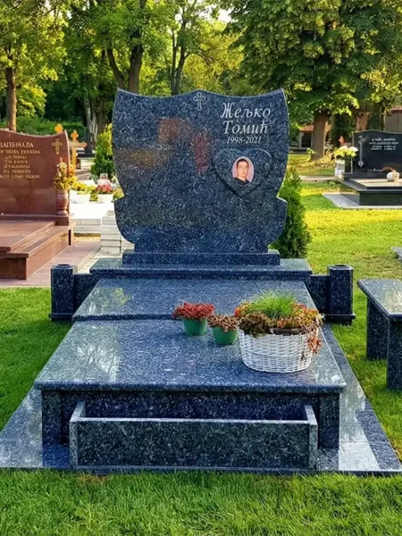 Kamenorezac, klesar, cena spomenika