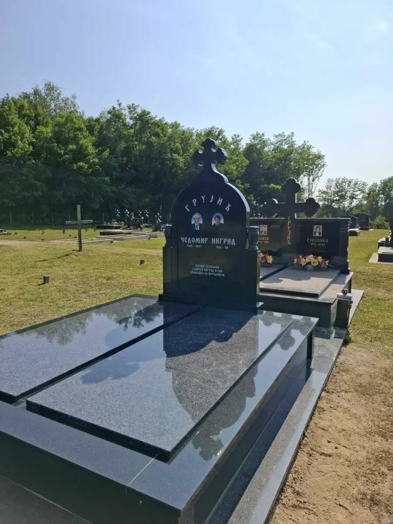 Kamenorezac MG Jerinic - Nadgrobni Spomenik 01