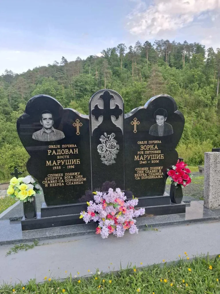 Kamenorezac MG Jerinic - Nadgrobni Spomenik 06